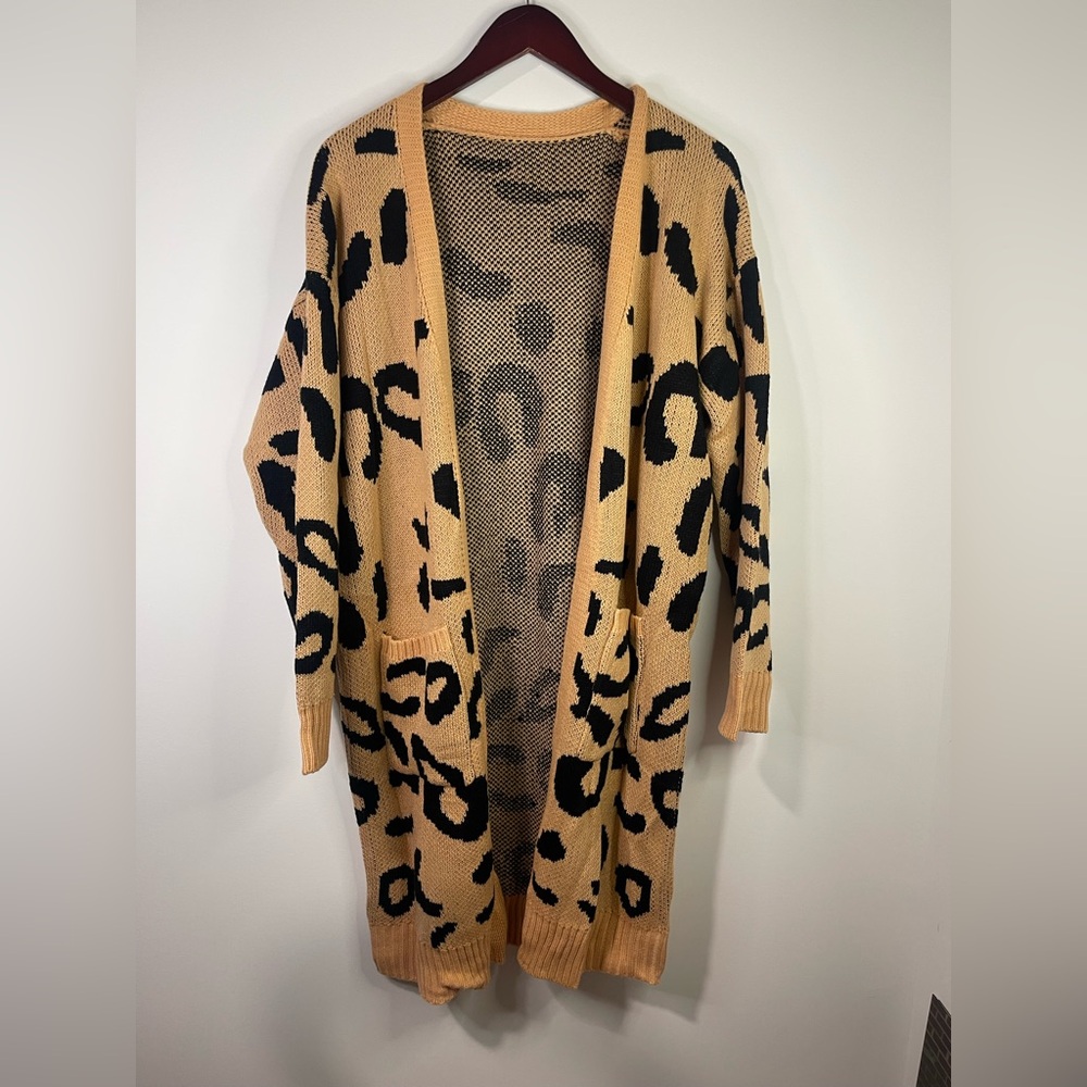 Stylish Leopard Print open front long Cardigan - Picture 2 of 11